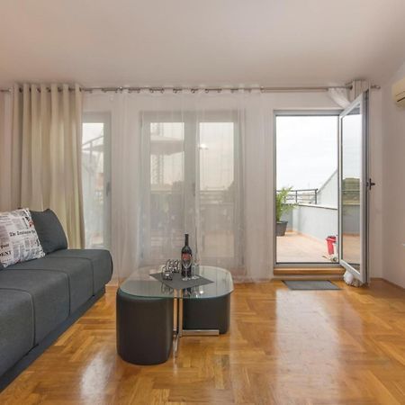 City Centre Sea View Apartment 普拉 客房 照片