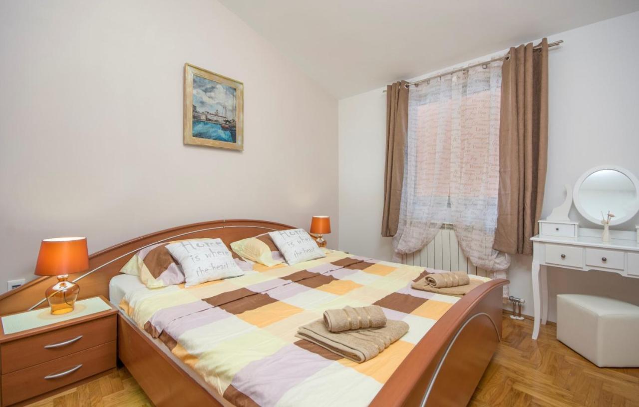 City Centre Sea View Apartment 普拉 外观 照片