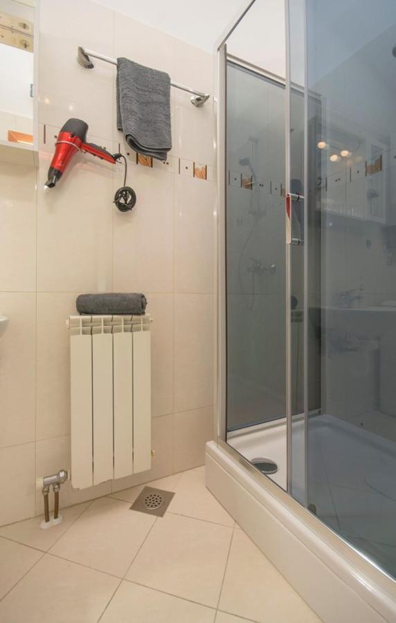 City Centre Sea View Apartment 普拉 外观 照片