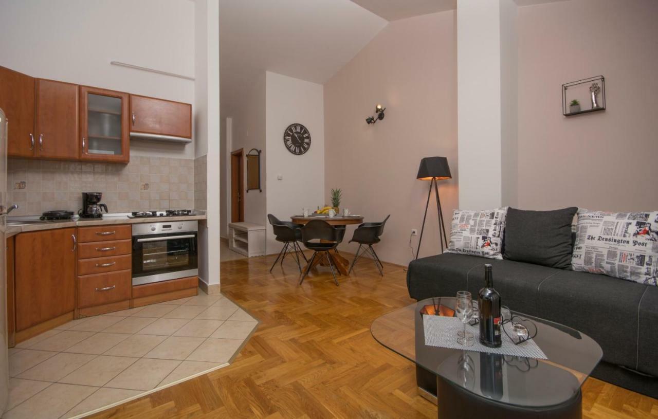 City Centre Sea View Apartment 普拉 外观 照片